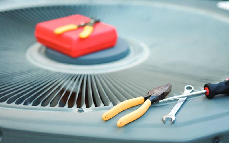 What Causes My Air Conditioner to Turn On and Off?